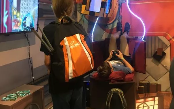 20190820-24_fbinf_gamescom2019_kw_phone_0223.jpg (DE)