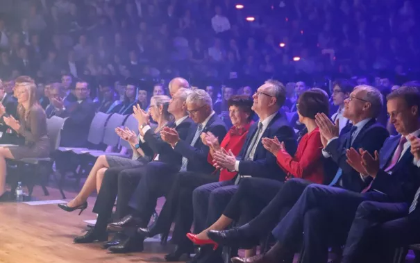 20191026_fbinf_absolventenfeier_telekomdome_kw_img_-0047.jpg (DE)