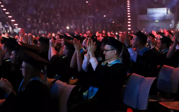 20191026_fbinf_absolventenfeier_telekomdome_kw_img_-0125.jpg (DE)