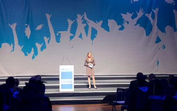 20191026_fbinf_absolventenfeier_telekomdome_mt_img_-0076.jpg (DE)