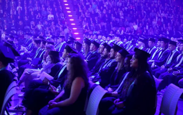 20191026_fbinf_absolventenfeier_telekomdome_mt_img_-0133.jpg (DE)