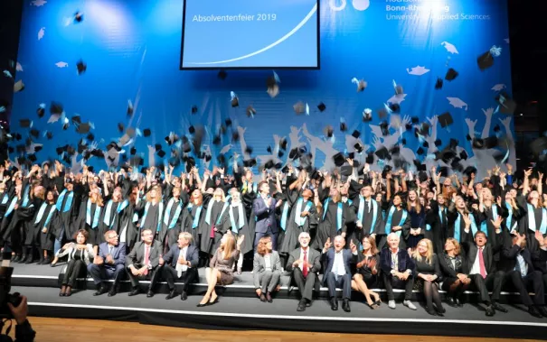 20191026_fbinf_absolventenfeier_telekomdome_mt_img_-0401.jpg (DE)