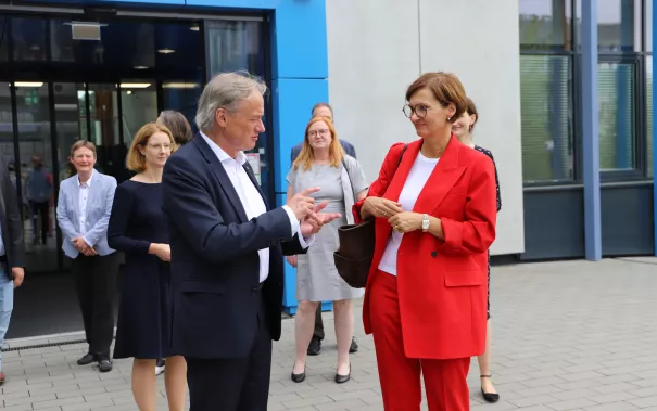 Besuch Stark-Watzinger FDP BMBF StA 20220826 Foto Martin Schulz 150