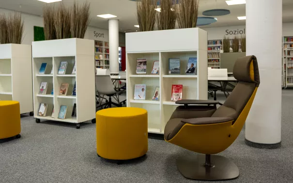 Sessel in der Bibliothek