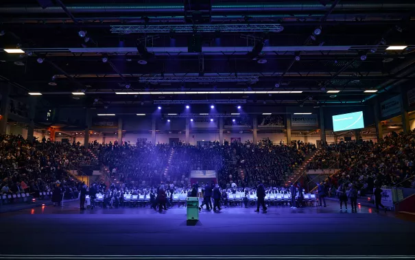 Absolventenfeier Telekom Dome Einlass 20221022 Foto Nathan Dreessen 086.jpg
