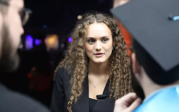 absolventenfeier telekom dome einlass 20221022 foto juri kuestenmacher 058.JPG