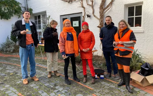 OrangeDay22-Alanus_Stand