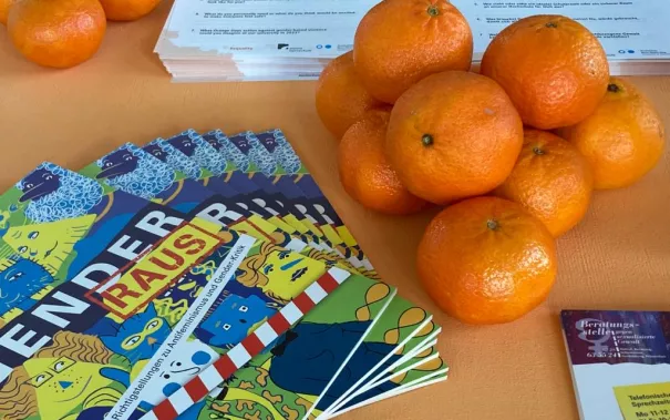 OrangeDay22-Frageboegen