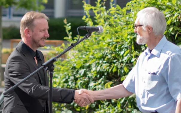 20220701_fbinf_verabschiedung_dekan_heiden_foto_dominik_leschtschow_026-1-txt-bild.jpg (DE)