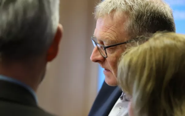 Hartwig Schafer bei der IZNE Beiratssitzung