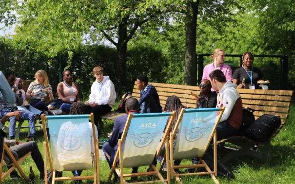 BIDA Summer School Begruessung Campusgarten StA 20230508 foto juri kuestenmacher 20.JPG