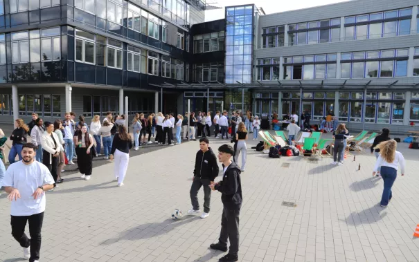 Erstsemesterbegruessung Fachschaft WiWi Rhb in StA 20230922 Foto Juri Kuestenmacher 051.JPG