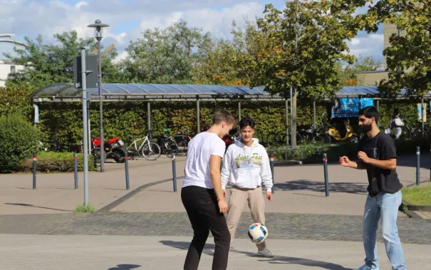 Erstsemesterbegruessung Fachschaft WiWi Rhb in StA 20230922 Foto Juri Kuestenmacher 094.JPG