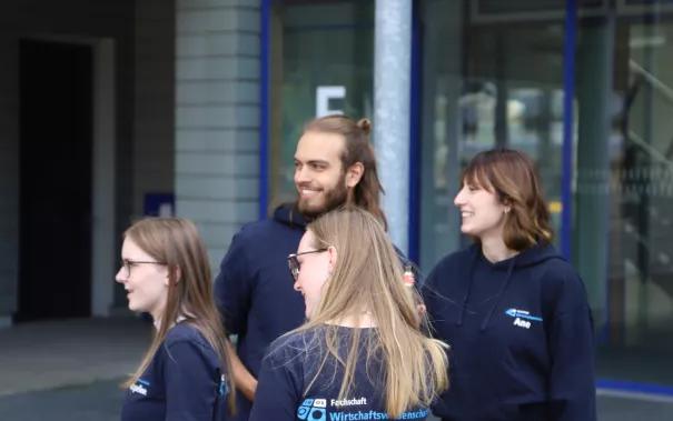 Erstsemesterbegruessung Fachschaft WiWi Rhb in StA 20230922 Foto Juri Kuestenmacher 134.JPG