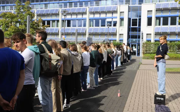 Erstsemesterbegruessung Fachschaft WiWi Rhb in StA 20230922 Foto Juri Kuestenmacher 138.JPG