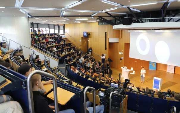 Welcome Erstsemester Audimax StA 20230925 Foto Juri Kuestenmacher 008.JPG