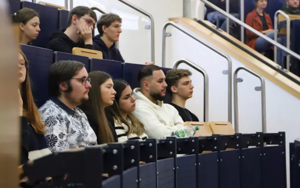 Welcome Erstsemester Audimax StA 20230925 Foto Juri Kuestenmacher 009.JPG