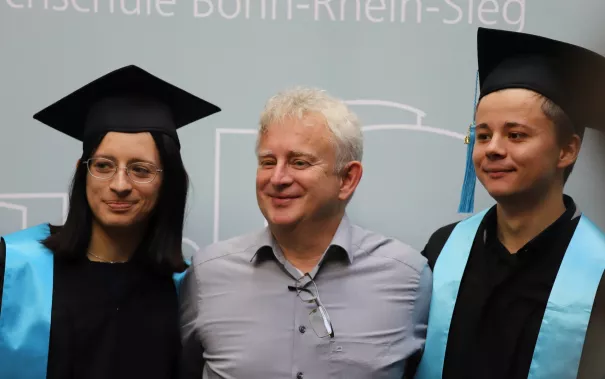 Absolventenfeier Telekom Dome Einlass 20231021 foto juri kuestenmacher 136.JPG