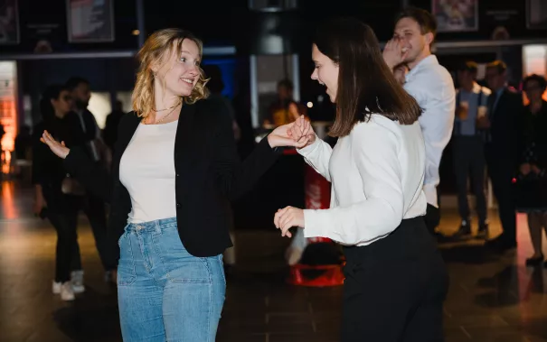 Absolventenfeier Telekom Dome Party 20231021 Foto Nathan Dreessen049.jpg