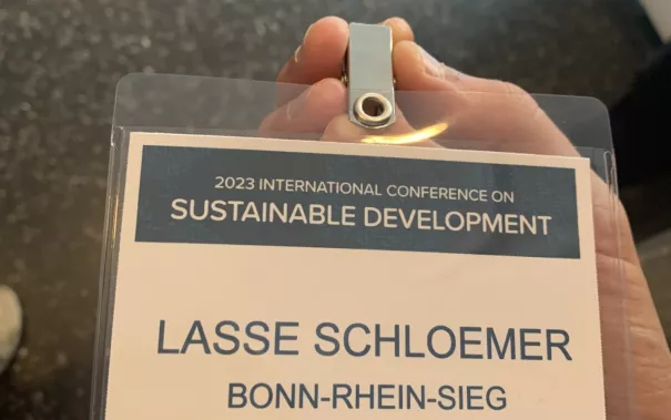 Lasse Schloemers Namensschild für die International Conference on Sustainable Development als Studierender der HBRS