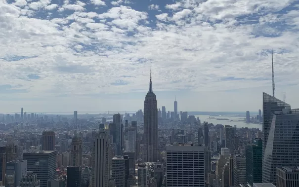 Ausblick vom Rockefeller Center auf das Empire State Building und Lower Manhattan, Lasse Schloemer