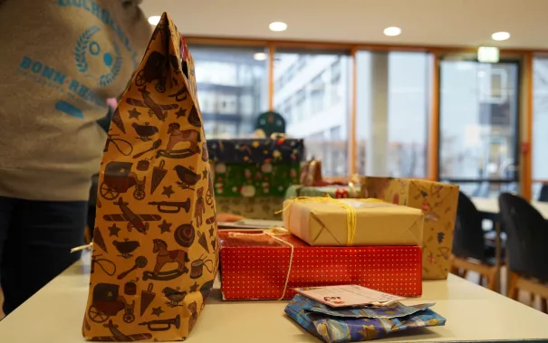 Geschenkeausgabe Wunschbaum Sankt Augustin und Rheinbach 2023