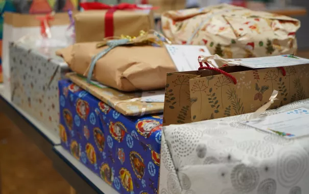 Geschenkeausgabe Wunschbaum Sankt Augustin und Rheinbach 2023