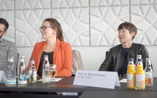 Hochschule gratuliert Promovierenden 29022024 Foto Pascal Schroeder 07.JPG