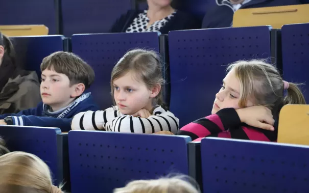 Kinderuni Diplom Verleihung Audimax StA 20240418 Foto Juri Kuestenmacher 004.JPG