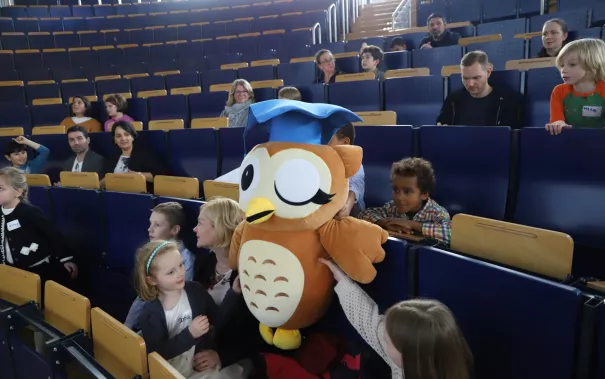 Kinderuni Diplom Verleihung Audimax StA 20240418 Foto Juri Kuestenmacher 020.JPG