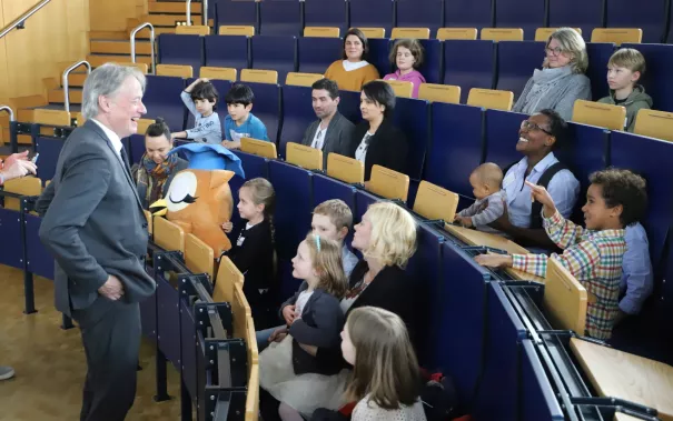 Kinderuni Diplom Verleihung Audimax StA 20240418 Foto Juri Kuestenmacher 023.JPG