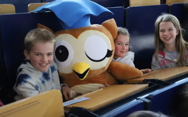 Kinderuni Diplom Verleihung Audimax StA 20240418 Foto Juri Kuestenmacher 029.JPG