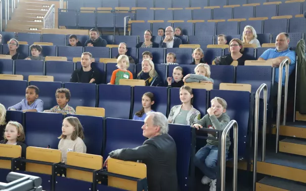 Kinderuni Diplom Verleihung Audimax StA 20240418 Foto Juri Kuestenmacher 048.JPG