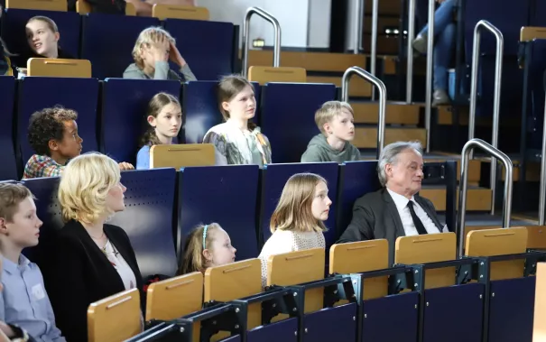 Kinderuni Diplom Verleihung Audimax StA 20240418 Foto Juri Kuestenmacher 056.JPG