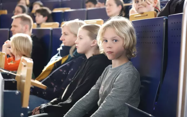 Kinderuni Diplom Verleihung Audimax StA 20240418 Foto Juri Kuestenmacher 063.JPG