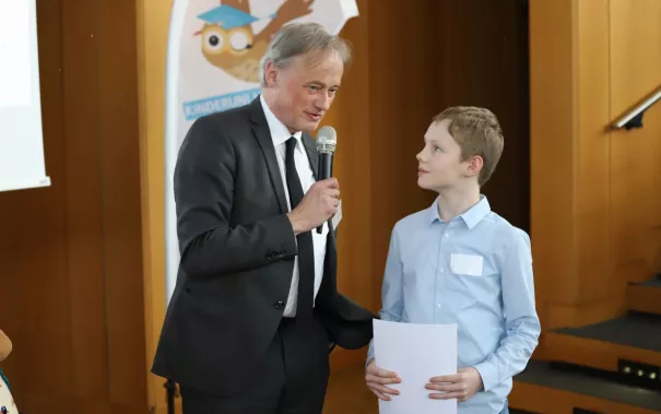 Kinderuni Diplom Verleihung Audimax StA 20240418 Foto Juri Kuestenmacher 102.JPG