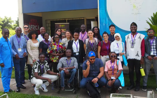 Teilnehmende Alumni-Konferenz Social Protection Ghana vor dem International Office der UCC