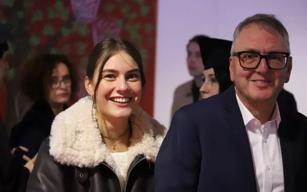 Absolventenfeier Telekom Dome Einlass 20241019 Foto Juri Kuestenmacher 223.JPG