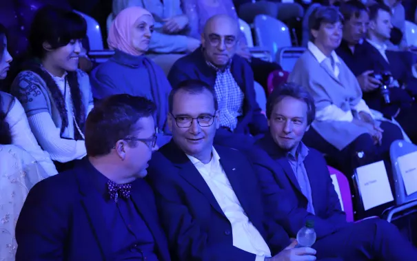 Absolventenfeier Telekom Dome Festakt 20241019 Foto Juri Kuestenmacher 005.JPG