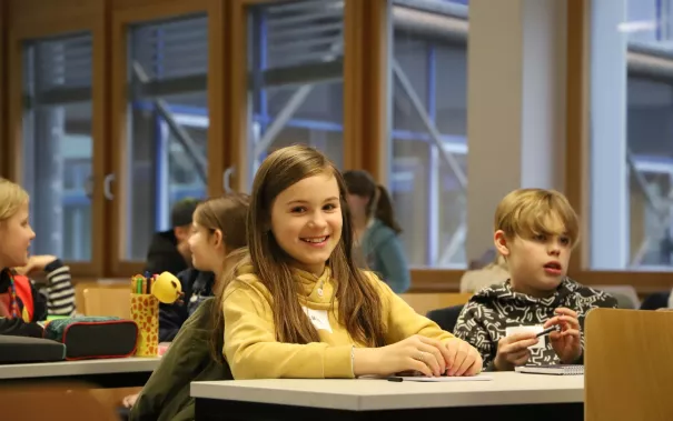 Kinderuni Medien richtig nutzen Guer-Seker StA 20250220 Foto Juri Kuestenmacher 07.JPG