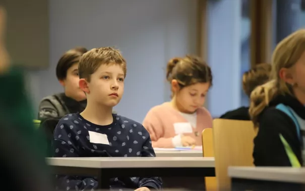 Kinderuni Medien richtig nutzen Guer-Seker StA 20250220 Foto Juri Kuestenmacher 14.JPG