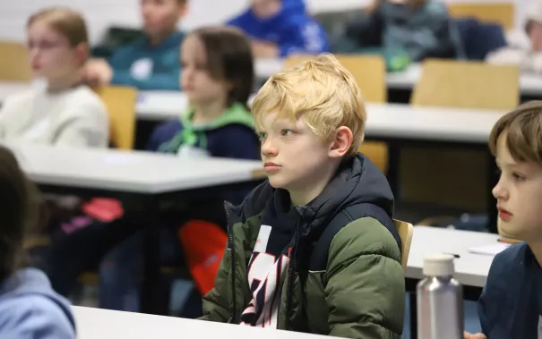 Kinderuni Medien richtig nutzen Guer-Seker StA 20250220 Foto Juri Kuestenmacher 20.JPG