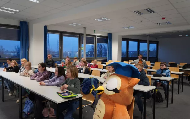 Kinderuni Plastik im Meer Steinhaus Rhb 20250130 Foto JR Lo Giudice Rodas 04.jpg