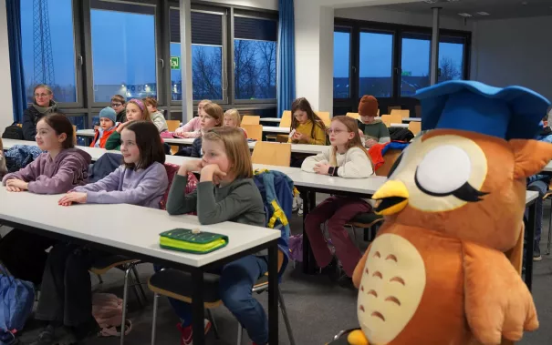 Kinderuni Plastik im Meer Steinhaus Rhb 20250130 Foto JR Lo Giudice Rodas 10.jpg