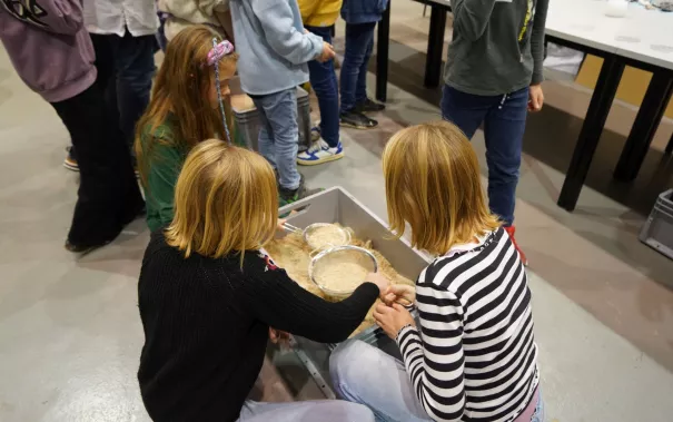 Kinderuni Plastik im Meer Steinhaus Rhb 20250130 Foto JR Lo Giudice Rodas 27.jpg