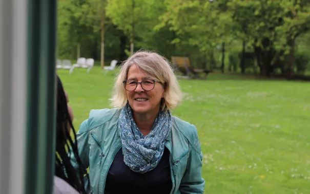 Campusgarten Fruehling mit Iris Gross StA 20250425 Foto Juri Kuestenmacher 09.JPG