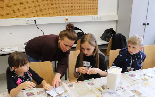 Kinderuni Gummibaerchen mit Guido Krause StA 20250403 Foto Caro Jahn 04.JPG