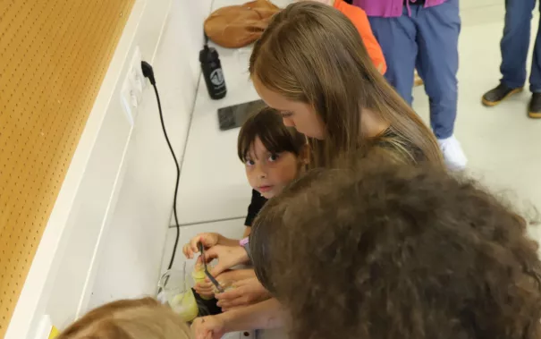 Kinderuni Gummibaerchen mit Guido Krause StA 20250403 Foto Caro Jahn 12.JPG