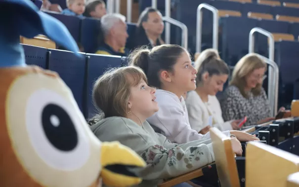 Kinderuni Diplom-Verleihung StA Audimax 20250605 Foto Juri Kuestenmacher 008.JPG