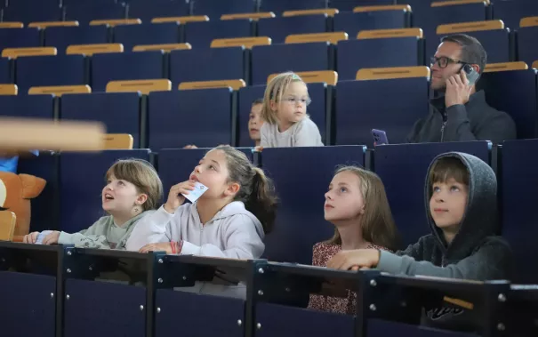 Kinderuni Diplom-Verleihung StA Audimax 20250605 Foto Juri Kuestenmacher 013.JPG